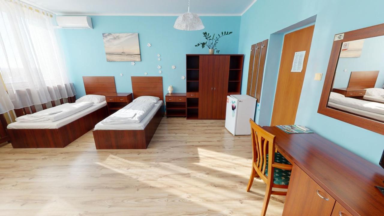 Hotel Hubert Nové Zámky Extérieur photo