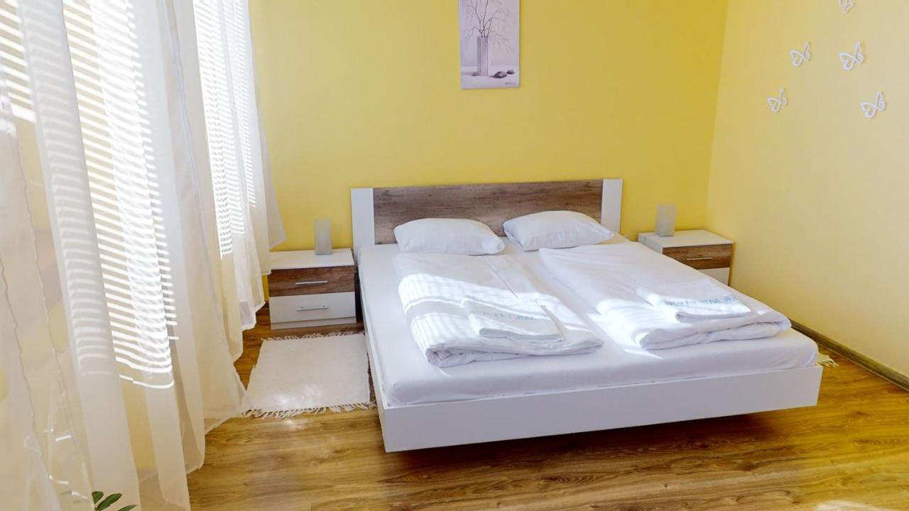 Hotel Hubert Nové Zámky Extérieur photo