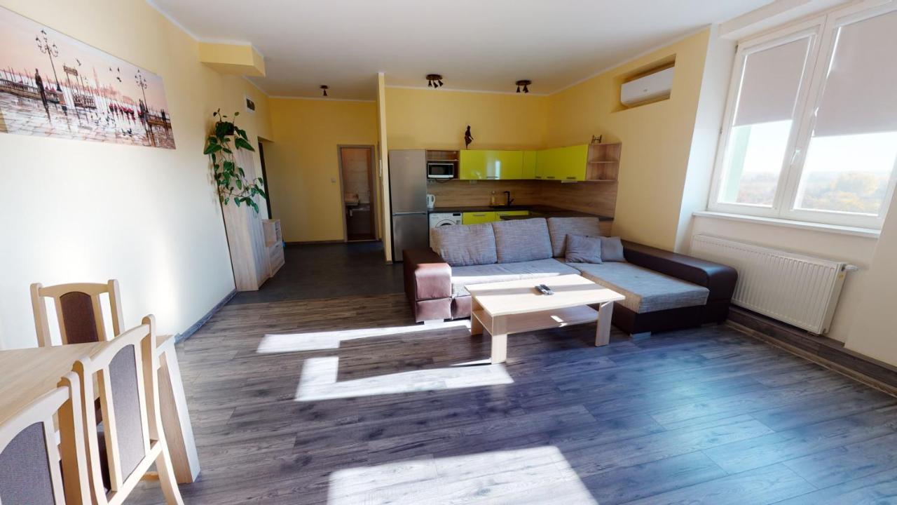 Hotel Hubert Nové Zámky Extérieur photo