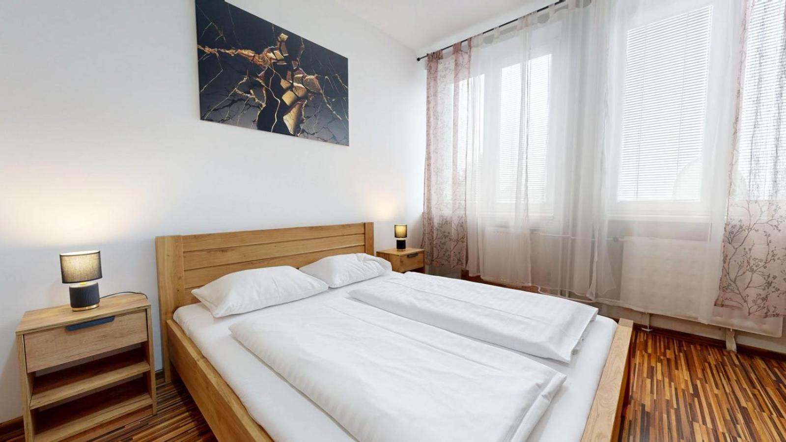 Hotel Hubert Nové Zámky Extérieur photo